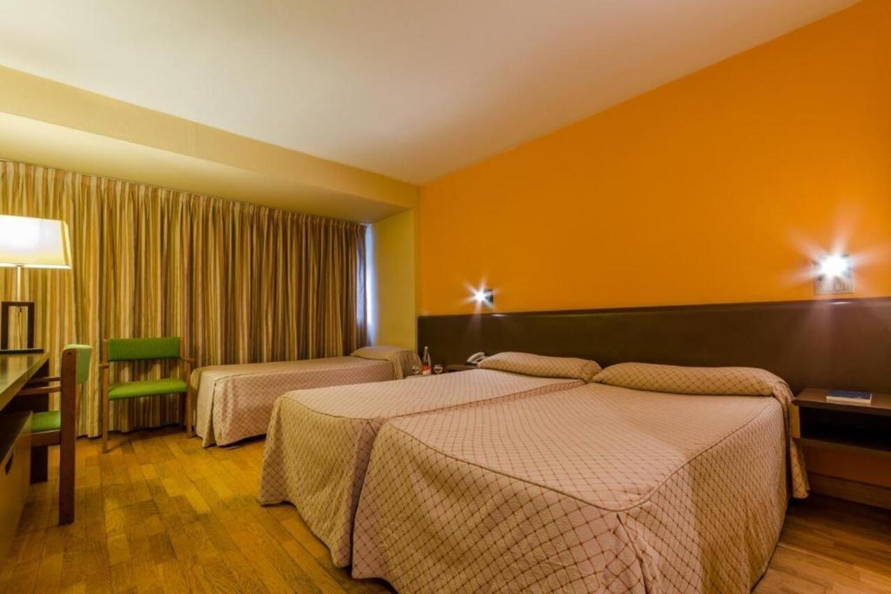 Hotel Sant Eloi Sant Julià de Lòria Екстериор снимка